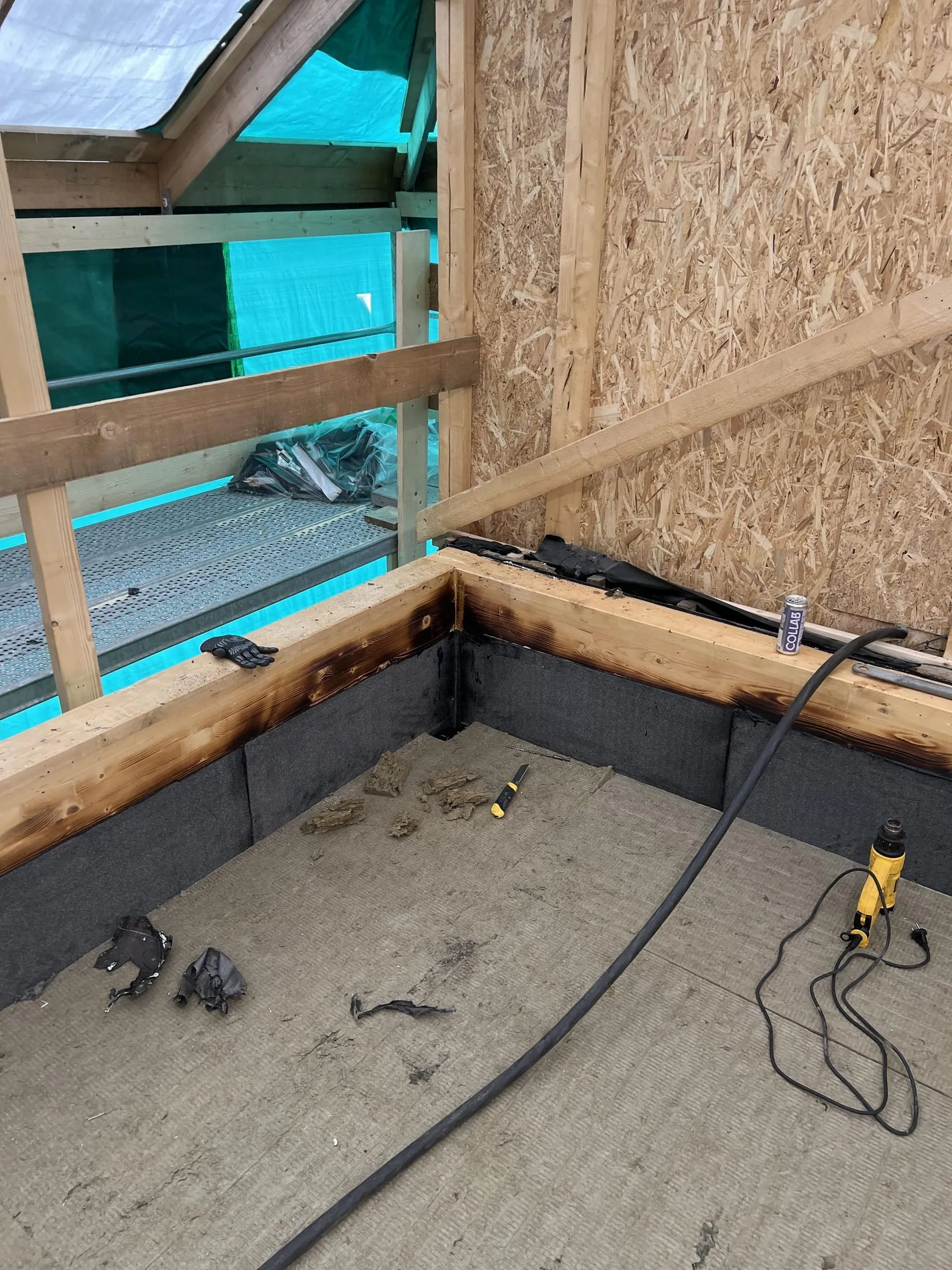 Kársnesskóli insulation moisture detection Tector